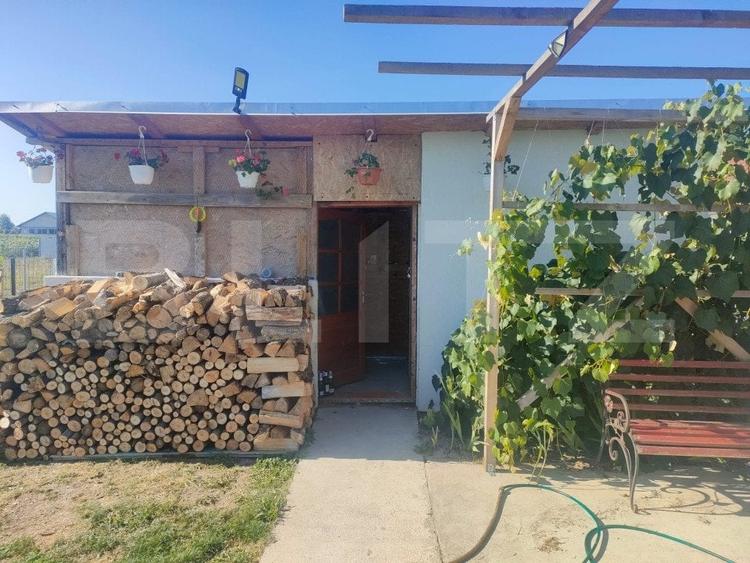 Casă individuală cu 4 camere cu Teren 388 Mp în Siret