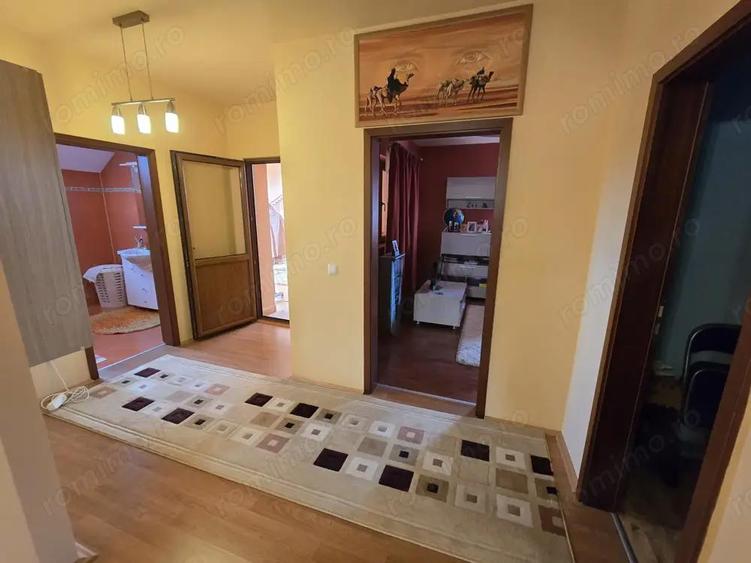 Casa Individuala cu 8 Camere ?i 4 Bai de Vanzare in Ciarda Ro?ie - 375.000 Euro - 8