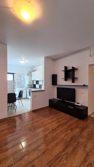 13 Septembrie_Parc Sebastian-Garsoniera bloc 2015 - 1