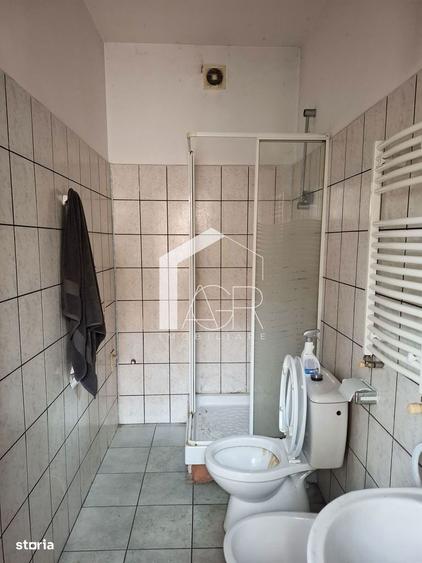 Casa cu 4 camere, zona Central - 1