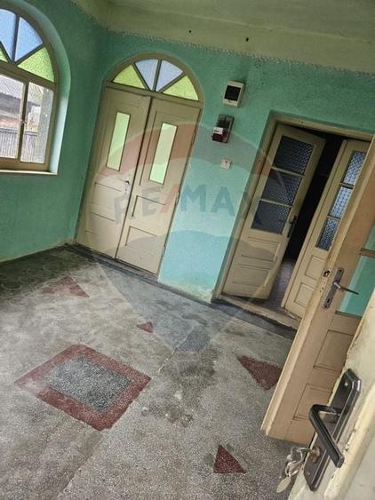 Casa / Vila cu 4 camere de vanzare - 4