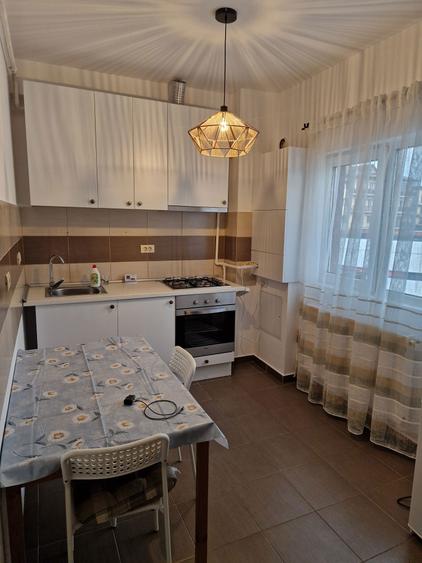 Inchiriez garsoniera Militari Residence - 4