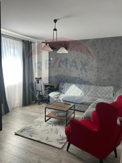 Apartament cu 2 camere de închiriat în zona 1 Decembrie 1918 / Parcare - 1