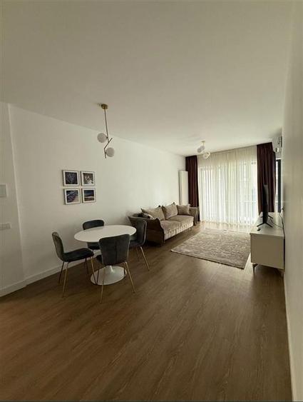 Apartament 2 camere semidecomandat Silk District, loc de parcare inclus - 1