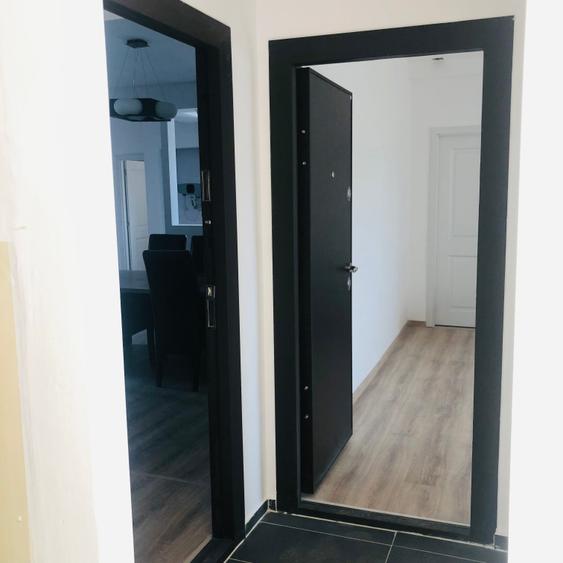 Două Apartamente Renovatede - Bloc Interbelic Art Deco - 2