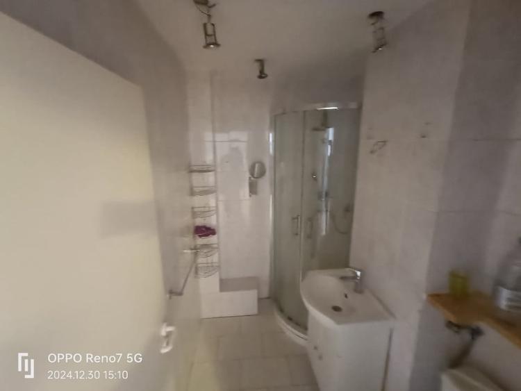 Apartament de vanzare 4 camere - living și 3 dormitoare - 12