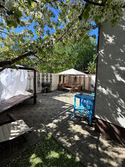 Casă tip insiruită cu 3 camere, colt. Comision 0 - 21