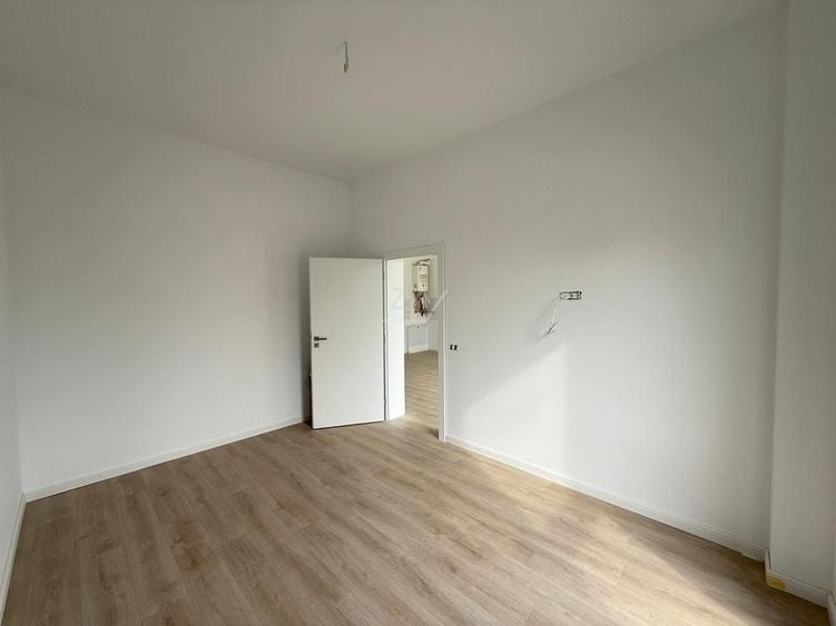 Gradina proprie. Finisaje superioare. Loc de parcare. - 7