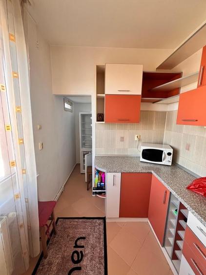 Vanzare apartament 2 camere Tractorul str Octavian Goga - 4