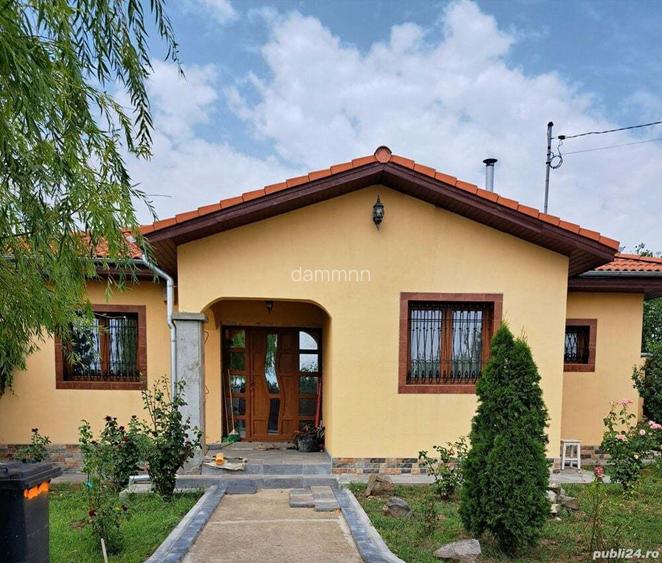 Vand casa buna la tara Vand casa buna la tara