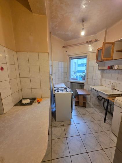 Corneliu Coposu, 10 minute metrou Unirii, chiar la biserica Sfantul Mina - 6