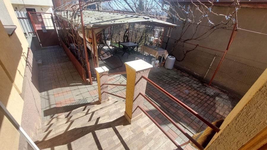 0 COMISION Casa zona Scolii Emil Isac, front la 2 strazi-Dambul Rotund - 16