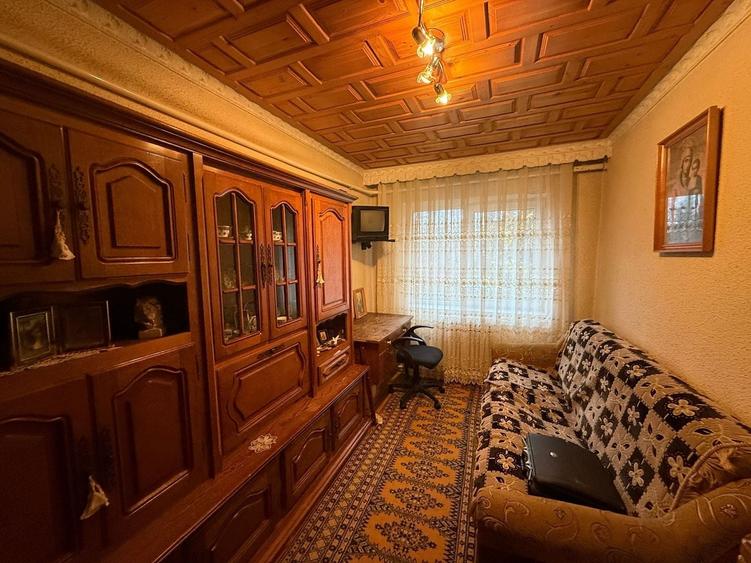 Casă individuală cu 4 camere cu Teren 832 Mp în Central