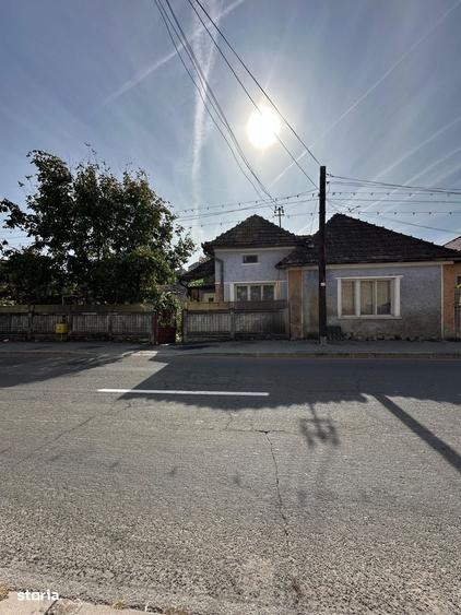 Casă cu 2 camere cu Teren 684 Mp în Central