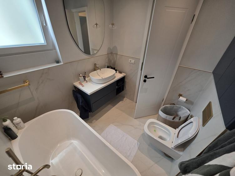 Apartament cu 3 camere în Victoriei