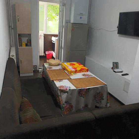 Apartament cu 2 camere decomandat în Ostroveni