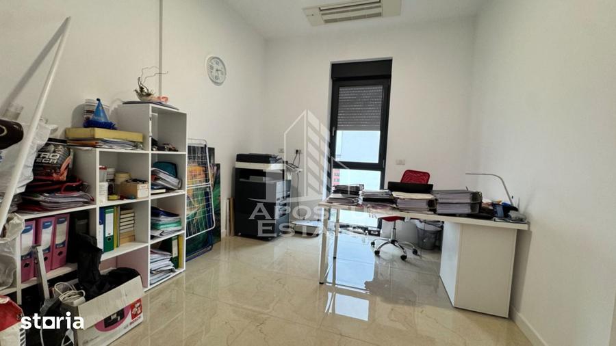 Apartament cu 4 camere în Torontalului
