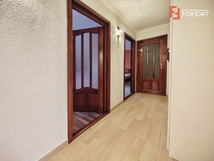 Apartament cu 3 camere decomandat, mobilat în Girocului