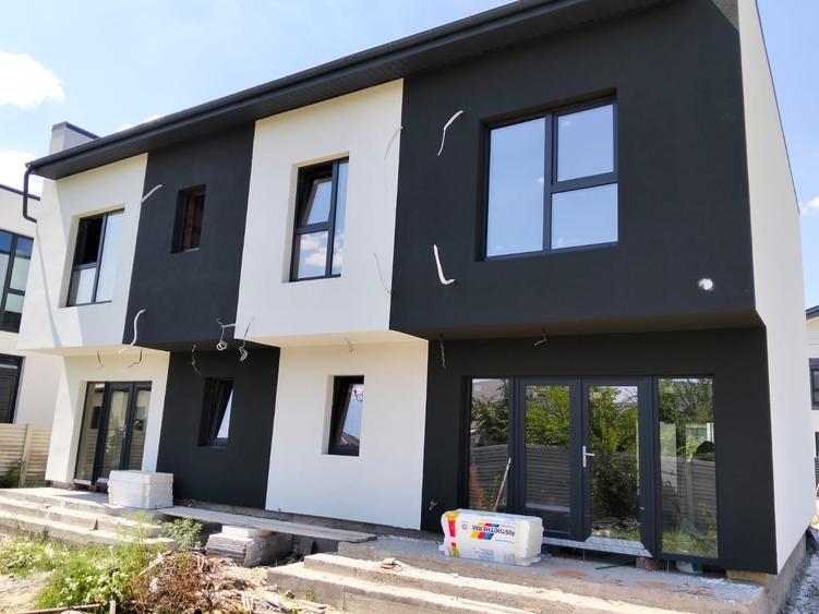 Duplex cu 4 camere cu Teren 200 Mp în Odăi