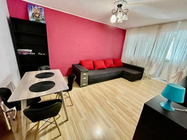 Apartament cu 3 camere decomandat, mobilat în Iancului