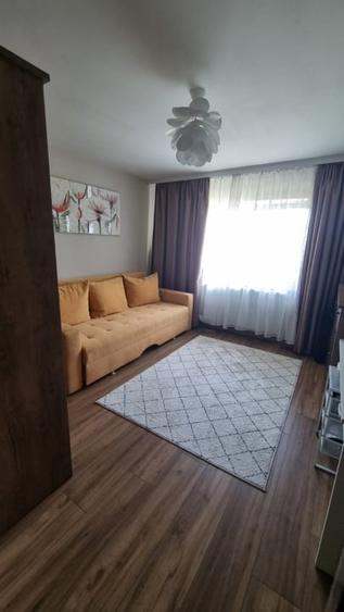 Apartament cu 3 camere decomandat în Otopeni
