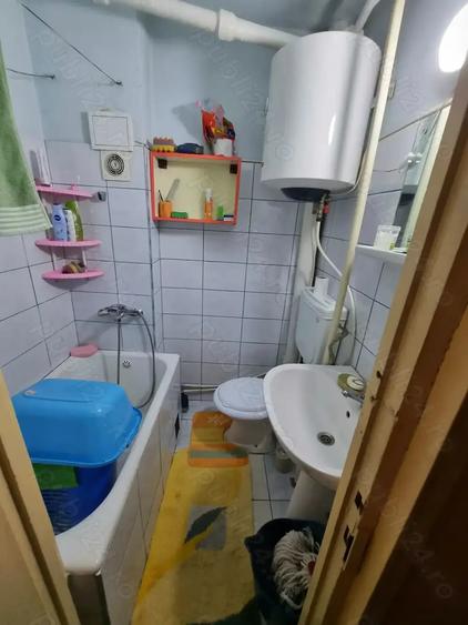 Apartament cu 2 camere nedecomandat în Lipova