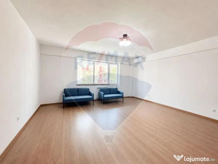 Casă cu 6 camere cu Teren 180 Mp în Giulești