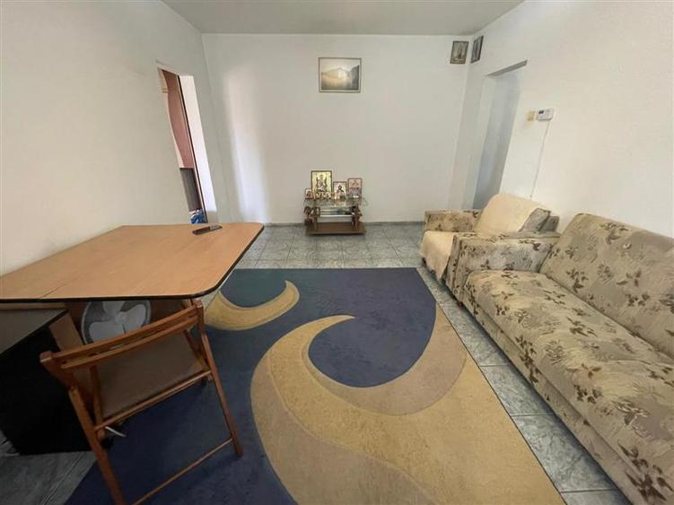 Apartament cu 2 camere semidecomandat, mobilat în Canta