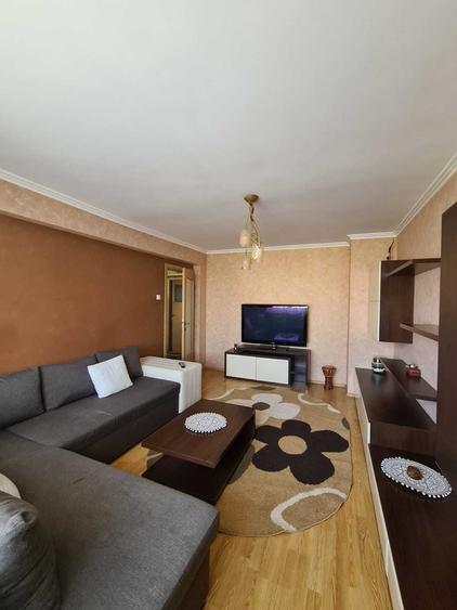 Apartament cu 3 camere decomandat în Lotus