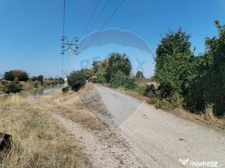 Teren de 1035 mp, în Nord