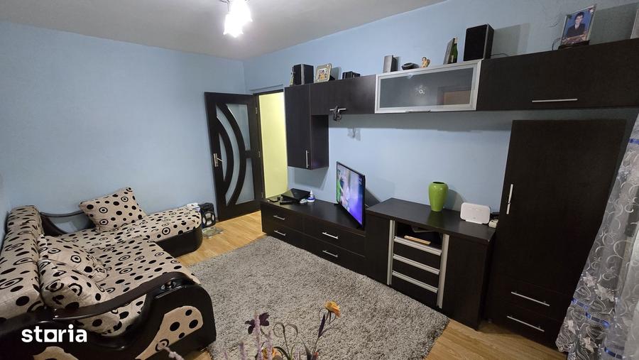 Apartament cu 3 camere în Craiovei