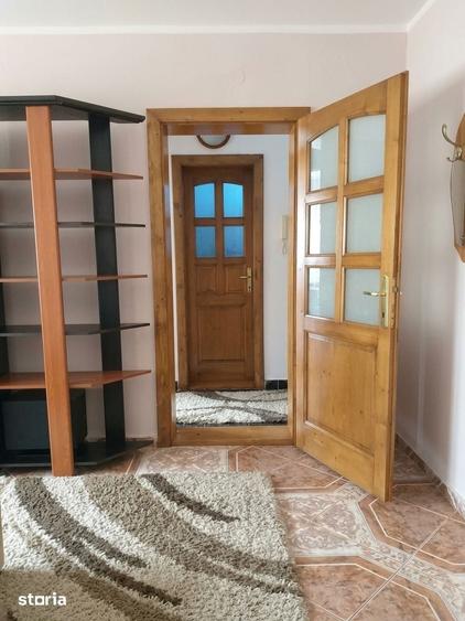 Apartament cu 3 camere în Micro 16