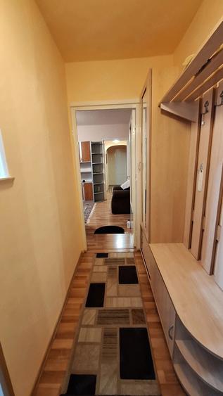 Apartament cu 3 camere semidecomandat în Rogerius