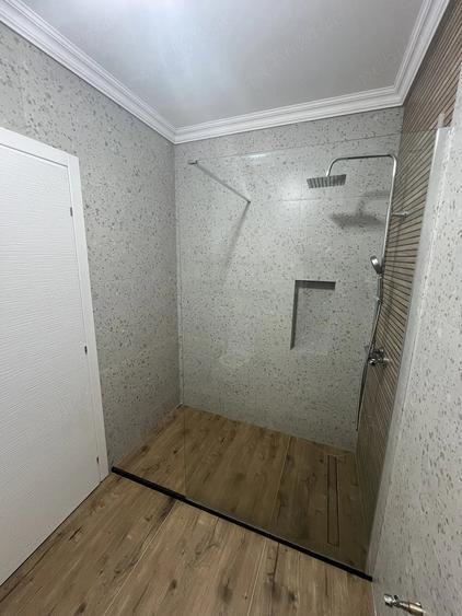 Apartament cu 3 camere decomandat în Florești
