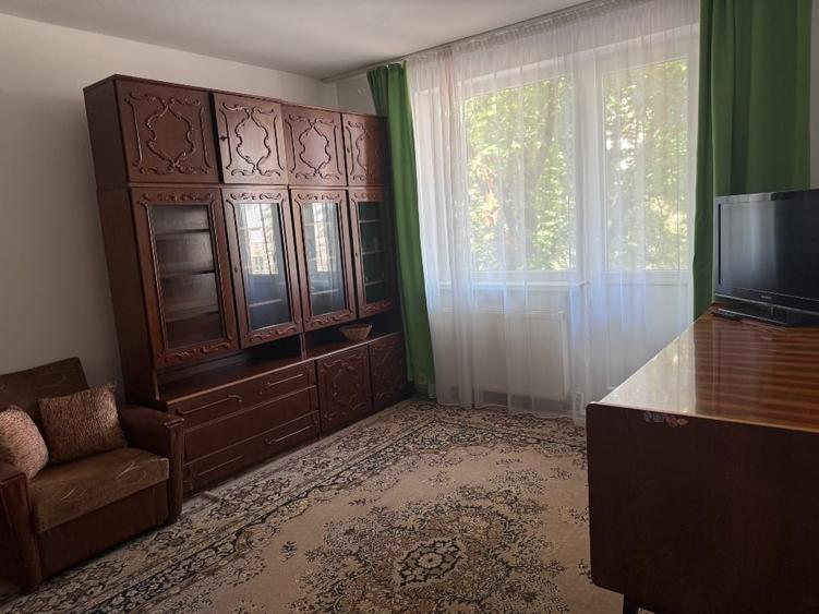 Apartament cu 2 camere semidecomandat, mobilat în Central