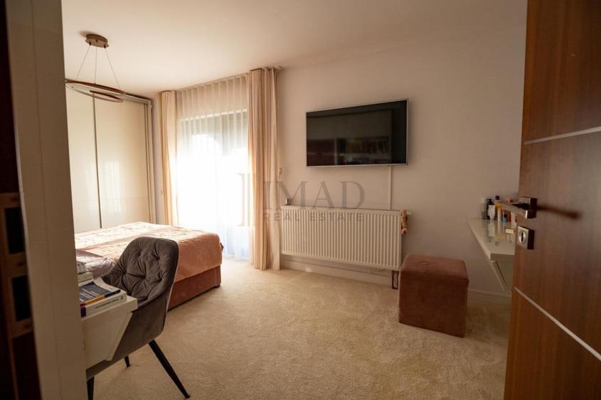 Casă cu 6 camere cu Teren 1700 Mp în Central