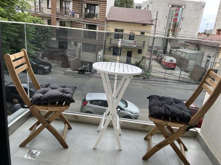Apartament cu 2 camere decomandat în Regie