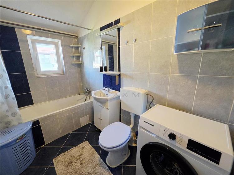 Apartament cu 2 camere semidecomandat în Girocului