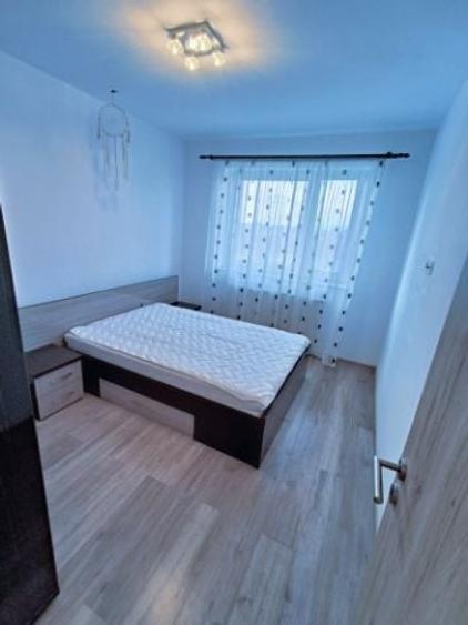 Apartament cu 2 camere semidecomandat în Tractorul - 6