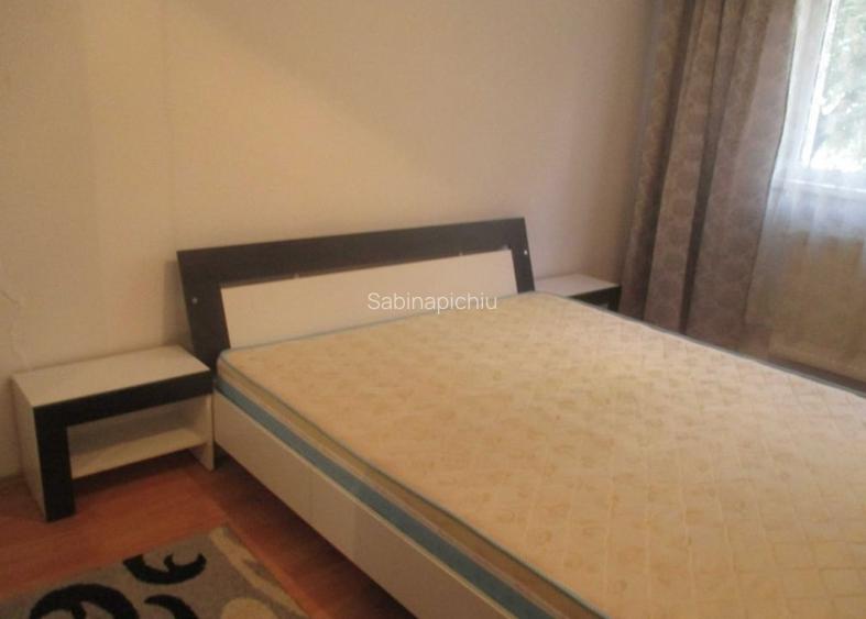 Apartament 2 camere decomandat - zona Harmanului