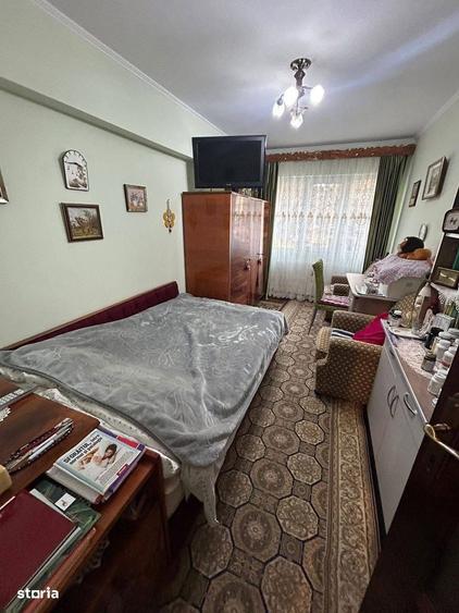 De vanzare apartament cu 3 camere,balcon,debara, renovat - 8