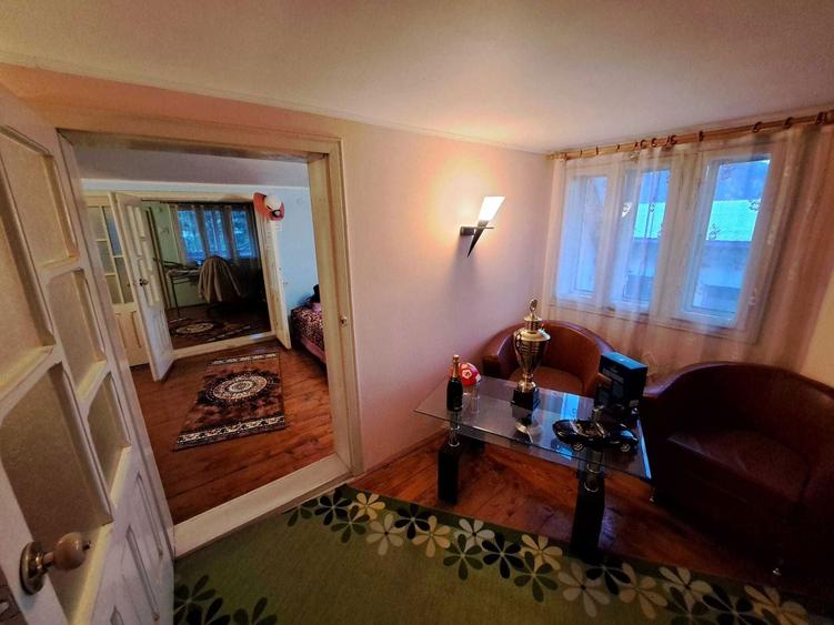 Casa de vanzare + spatiu comercial - comuna Pojorata- Centru - 7