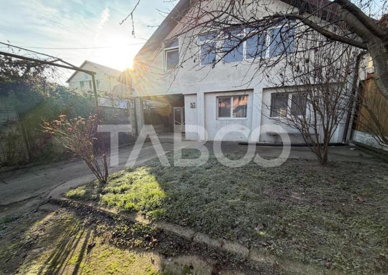 Casa de vanzare 4 camere 160 mpu teren liber 146 m zona Cet - 1