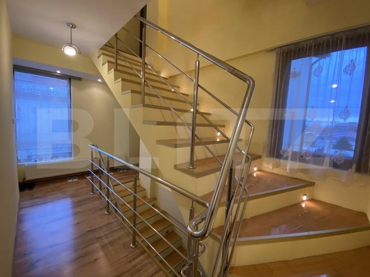 Casa de vanzare, 295 mp, zona Central - 3