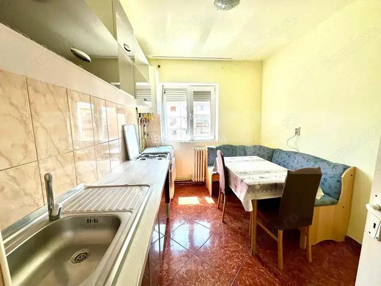 Apartament spa?ios de inchiriat mobilat, balcon inchis, zona centrala