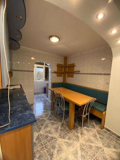 2 decomandate ETAJUL 2, centrala, termopan, izolat,  22 DECEMBRIE - 3