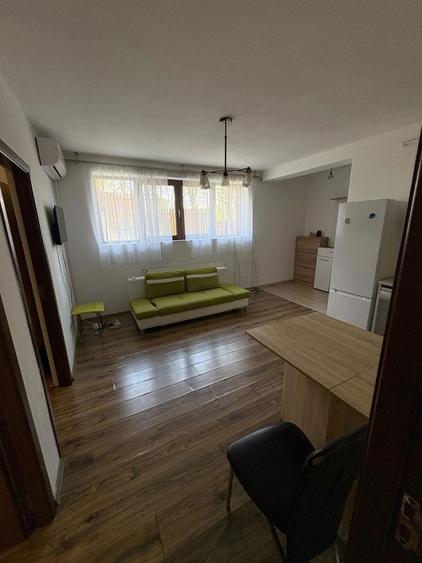 Ap la demisol 3 camere 50mp str Scolii Dambul Rotund! Parcare inclusa - 1
