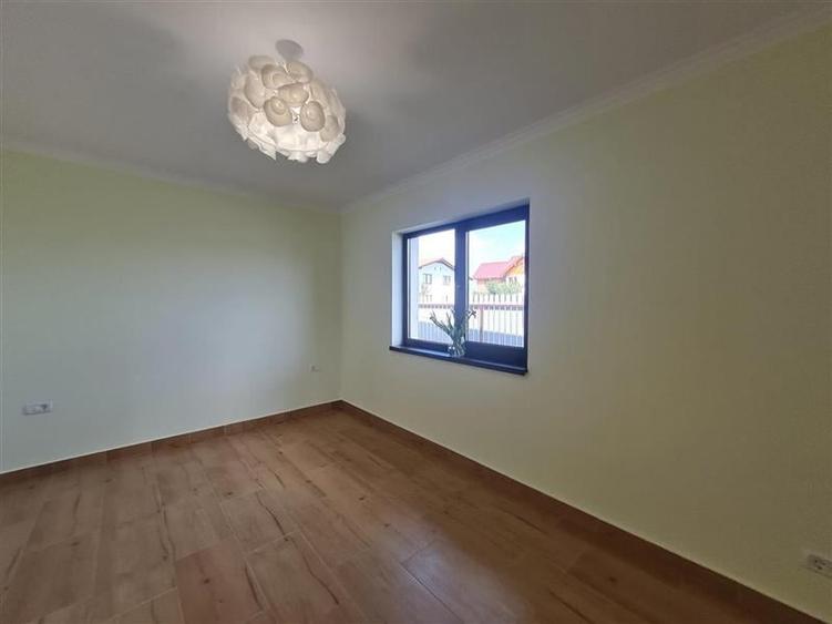 Distinctie rezedintiala pe 4 camere, 500 mp teren, Harman - 13