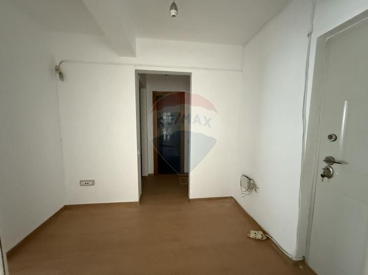 Spatiu comercial de vanzare in zona Tomis Nord Ciresica Constanta - 5