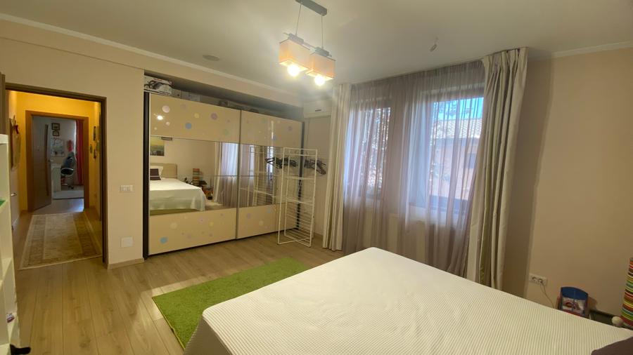 Se vinde URGENT Vila 6 camere Otopeni zona 23 August - 11